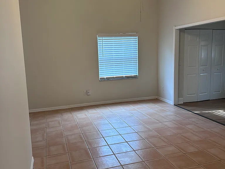 2505 86th Ct — Photo 4