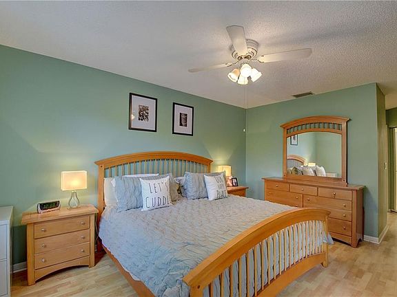 5th image of 4121 Coral Tree Cir APT 232