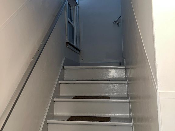 4th image of 2561 Genesee St #2