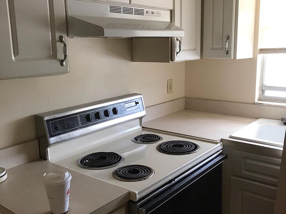 2nd image of 510 Avenue K NW APT 2