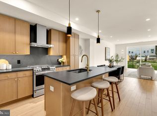 224 21st St NE APT 1, Washington, DC 20002