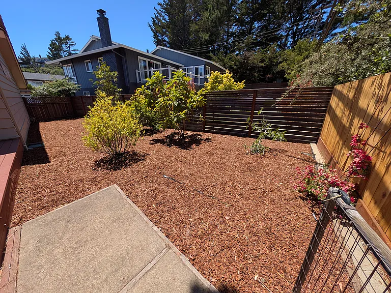 270 Amador Ave — Photo 18