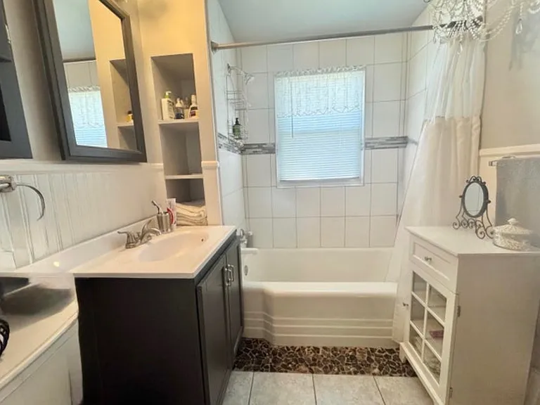 244 Beacon Pl — Photo 9