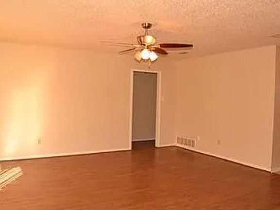 4th image of 846 Michelle Dr