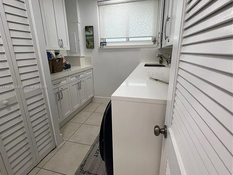 7760 Aviation Blvd — Photo 36