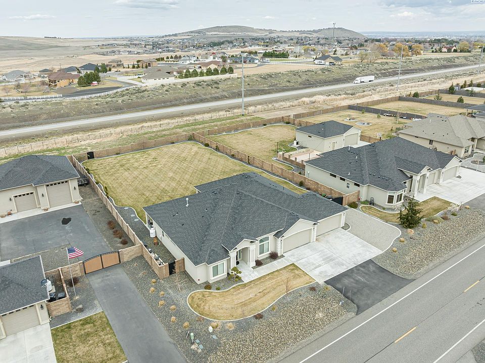 2nd image of 83504 E Sagebrush Rd