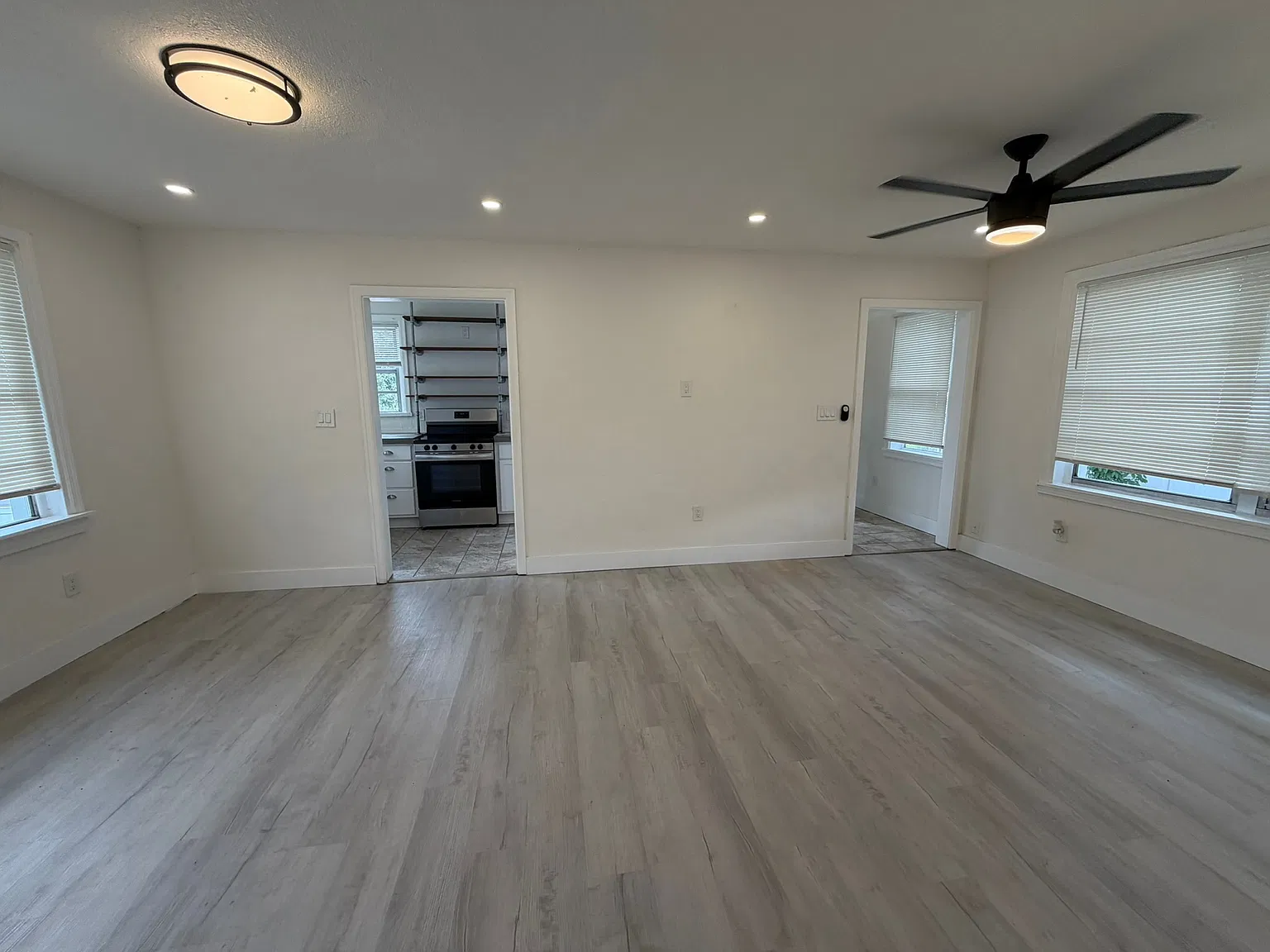 2 bed, 909 sqft, $1,850 — Photo 4