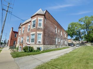 10 N Lake St APT 4, Aurora, IL 60506