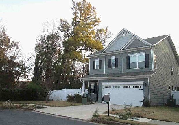2nd image of 23 Jackson Row NW