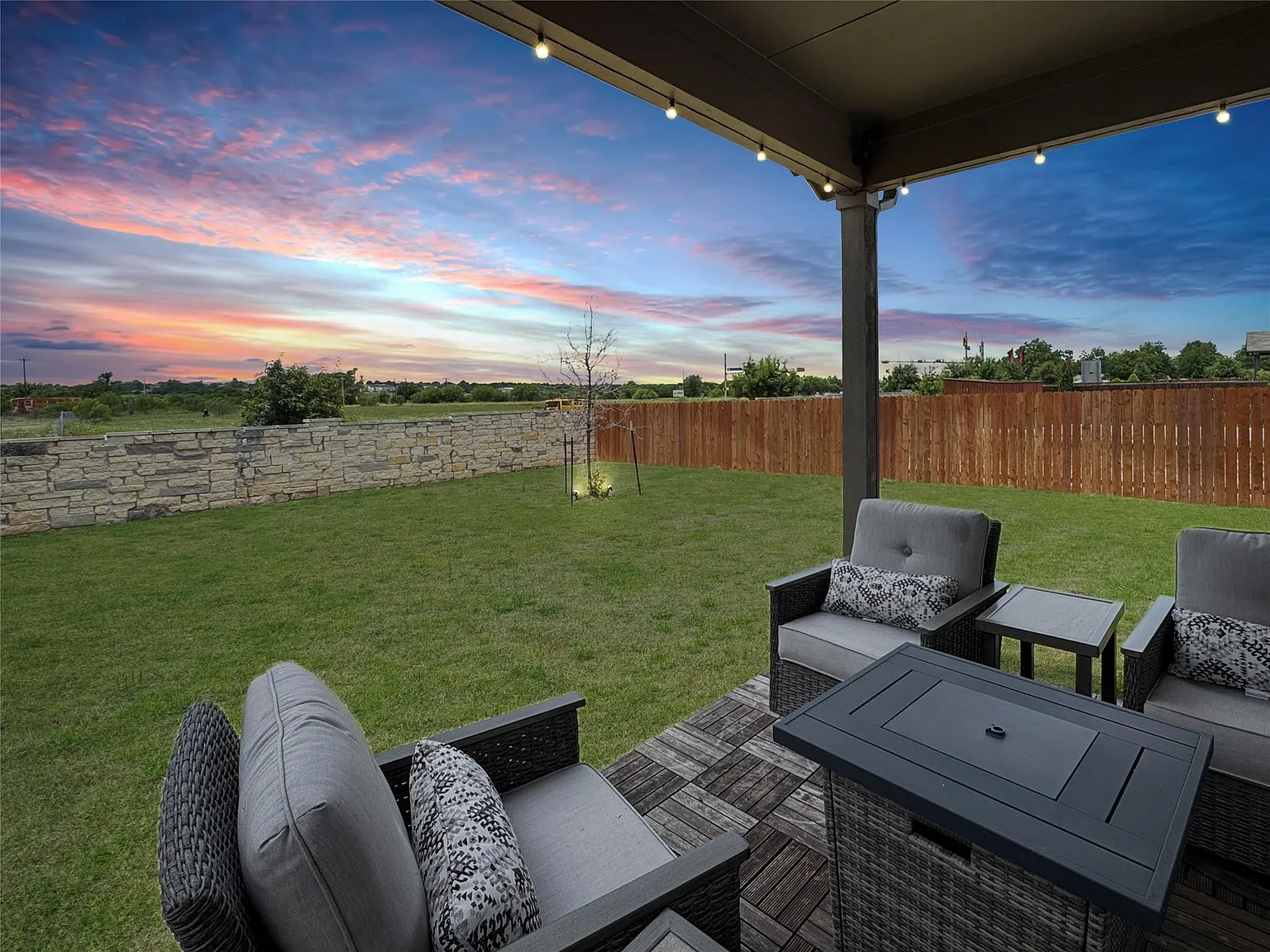 5 bed, 3.0 bath, 3228 sqft, $3,100 — Photo 1