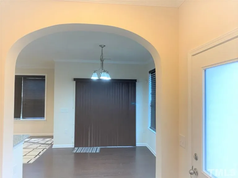 931 Contessa Dr — Photo 2