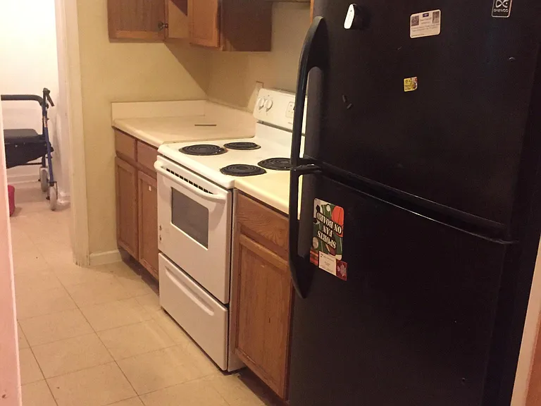 230 Wood Ave — Photo 2