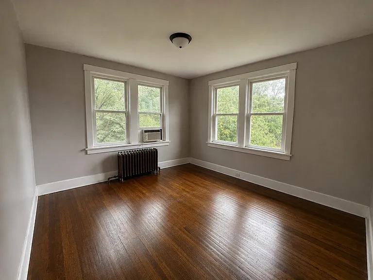 2926 Parkdale Ave #4 — Photo 5