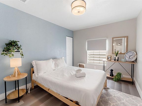 5th image of 2275 NW 33rd St #2