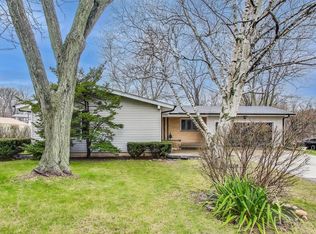 5509 Summerville Dr, Wonder Lake, IL 60097