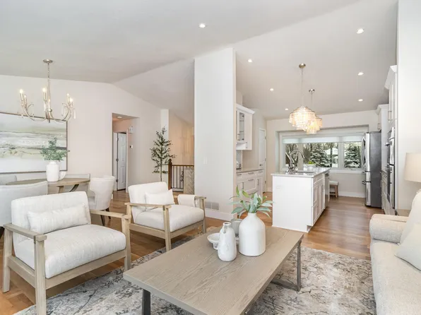 510 Elaine Ave, Shoreview, MN 55126