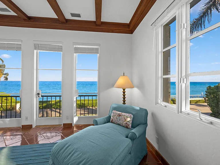 240 N Ocean Blvd — Photo 22