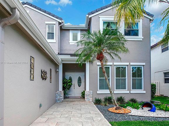 2nd image of 589 Carrington Dr