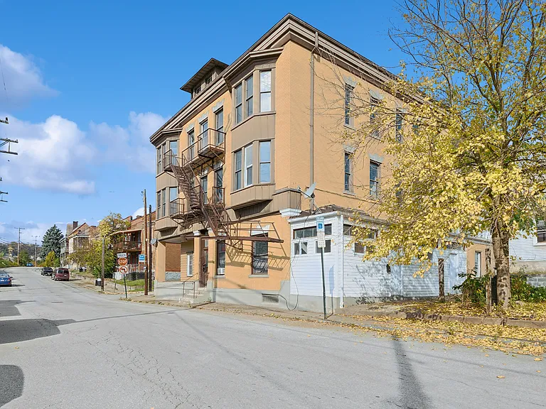 318 Middle Ave #5 — Photo 15