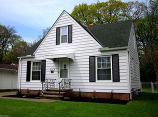 2902 Hearthstone Rd, Parma, OH 44134