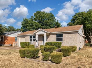 1017 E Spurgeon St, Fort Worth, TX 76115
