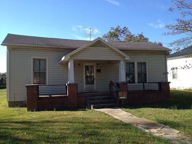 1st image of 610 Roanoke St