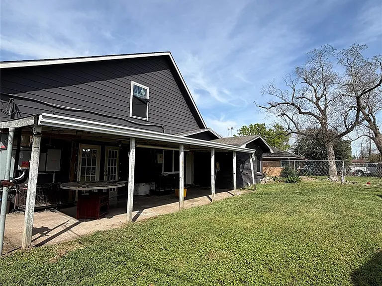 618 Sulphur St — Photo 22
