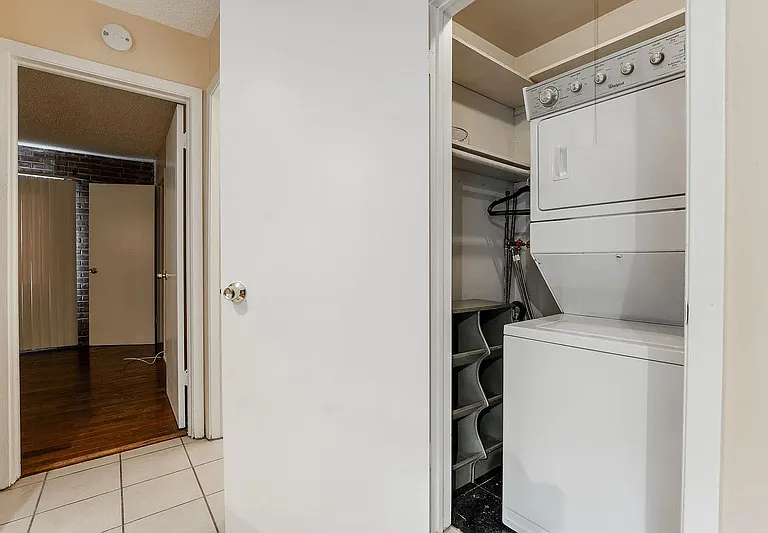 713 W Diversey Pkwy #7 — Photo 11