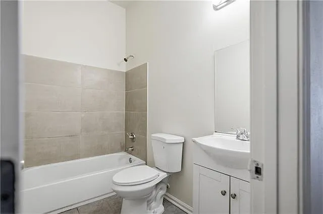 3 bed, 1.0 bath, 1000 sqft, $1,550 — Photo 3