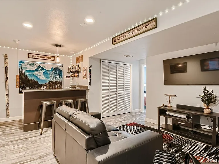 10122 Richfield Way — Photo 18