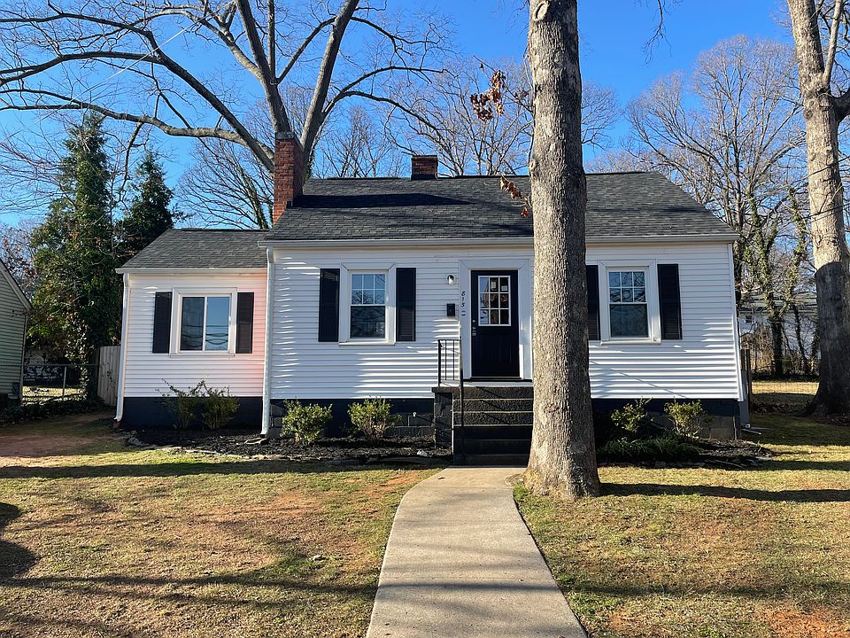 Adorable Cape Cod style, single story ranch home.