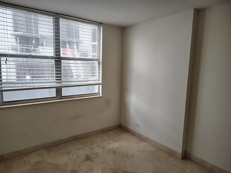 6039 Collins Ave #407 — Photo 9
