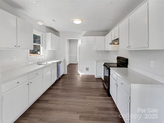 5th image of 1751 Lesa Lin Dr