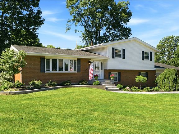 3rd image of 683 Kinsey Rd