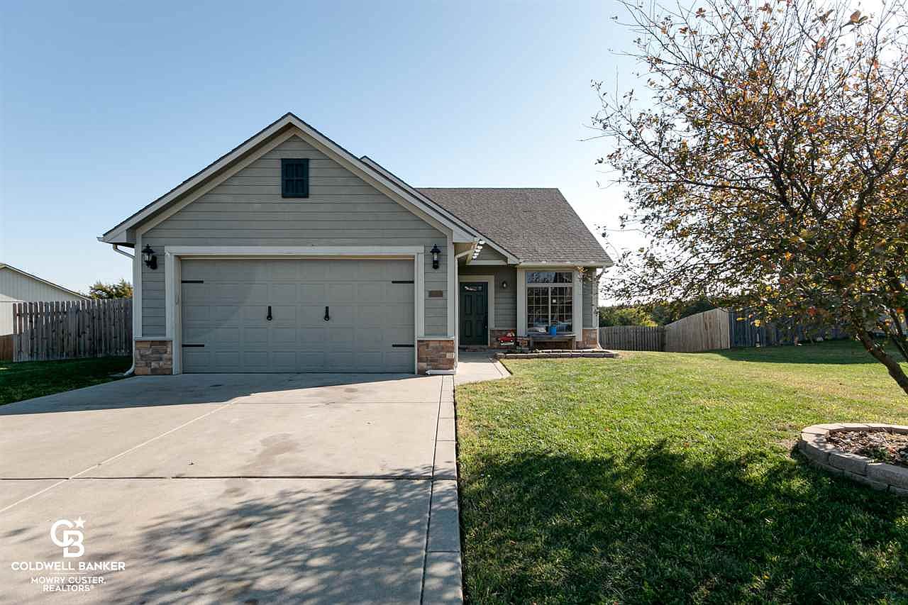 2513 Deer Trl, Junction City, KS 66441 Zillow