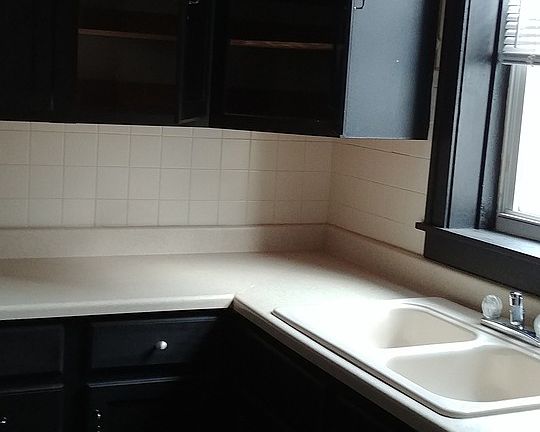 3rd image of 6649 S Drexel Ave