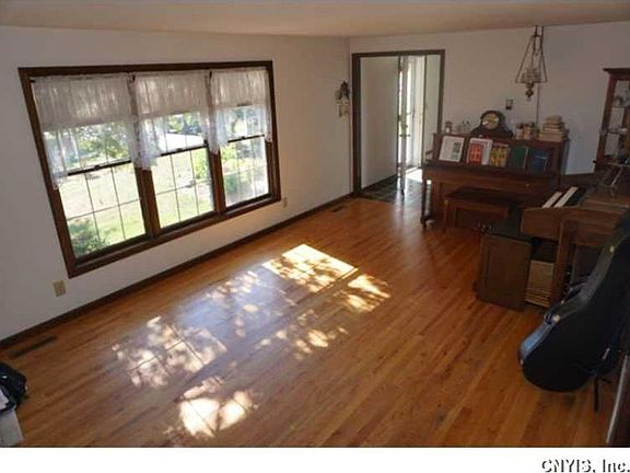 3rd image of 8129 McCamidge Dr