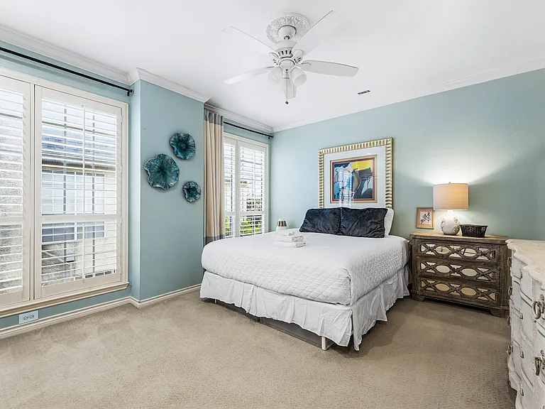 4517 Holland Ave #107 — Photo 16