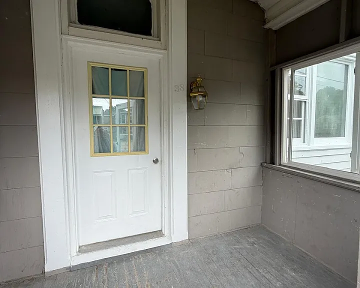 38 E Albany St — Photo 18