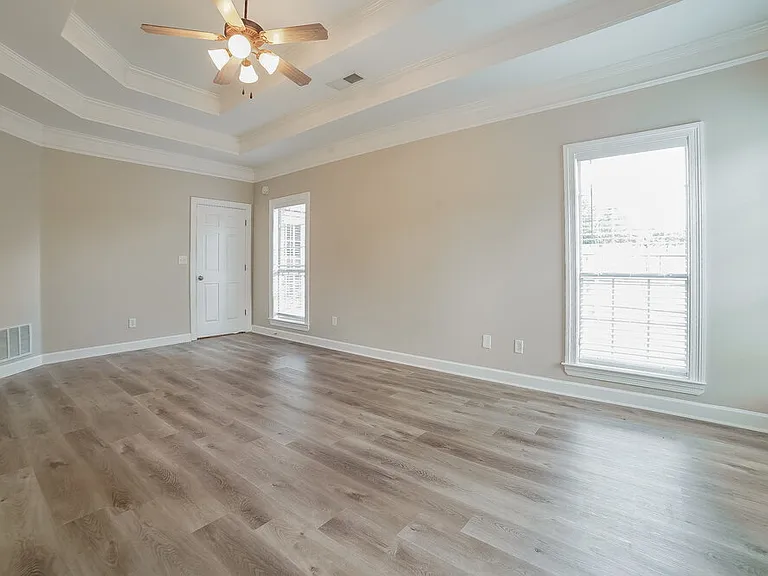 2875 Liverpool Ln — Photo 9