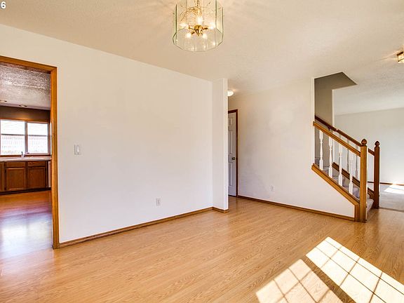 5th image of 6495 SE Nathan Ct