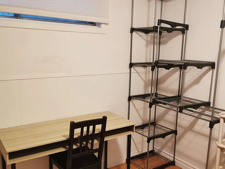 137A Markham St #BASEMENT — Photo 4
