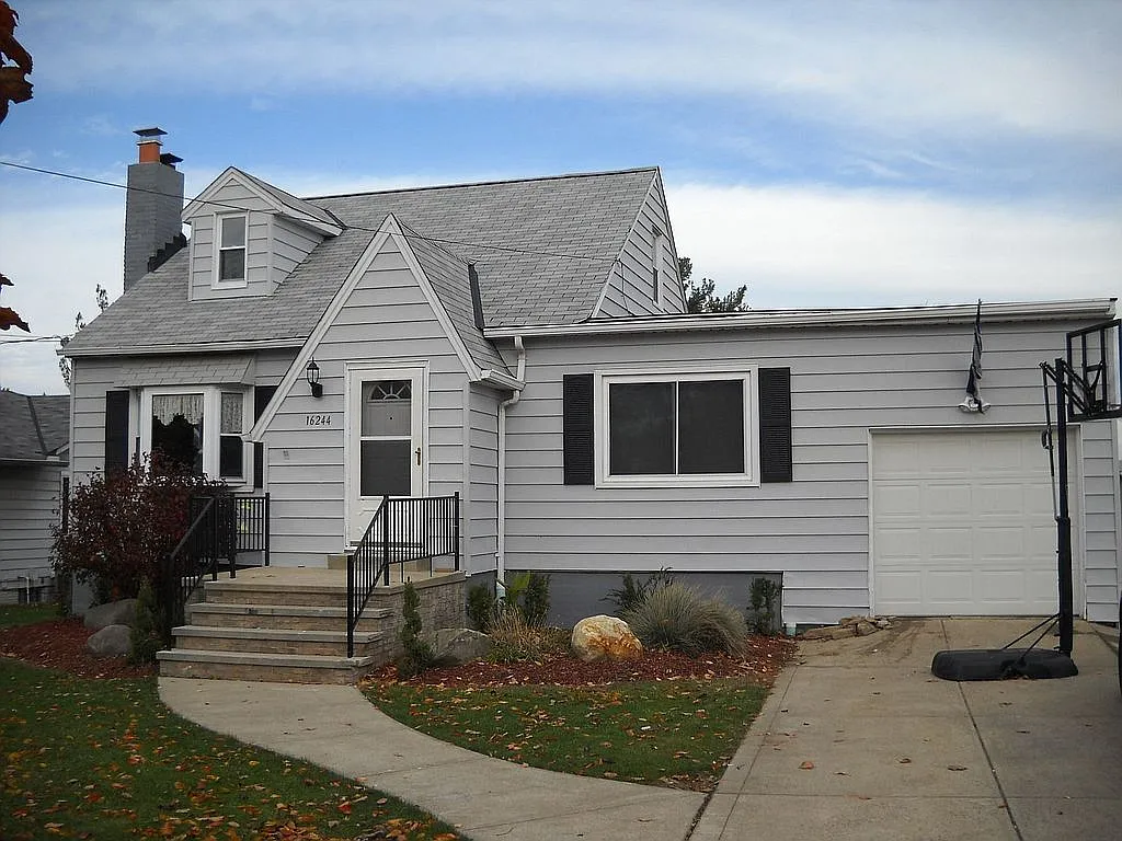 16244 Shurmer Rd photo 1