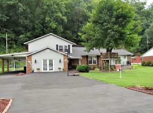 112 Keene Village Dr, Raccoon, KY 41557