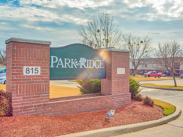 Parkridge Apartments — Photo 28