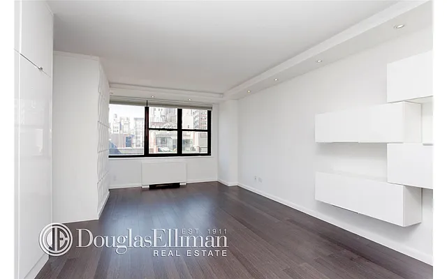 Rented by Douglas Elliman | media 7