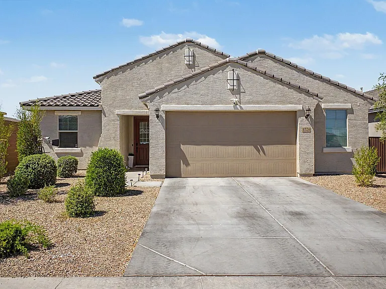 4329 W Nora Dr — Photo 2