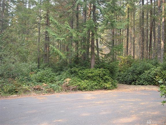 End of cul-de-sac with trail shown.