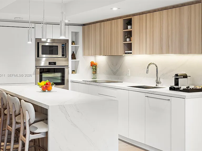 2301 Collins Ave #630 — Photo 21