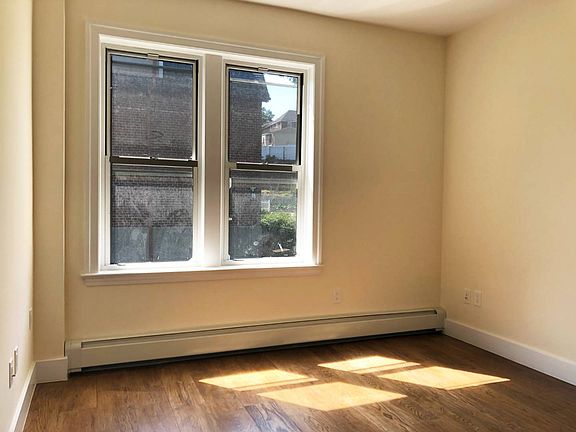 3rd image of 53 Sherwood Ave